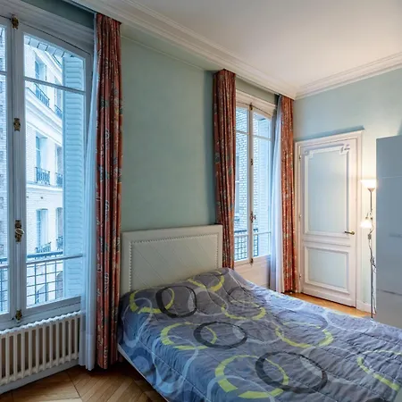 Avenue Niel - Spacieux Párizs