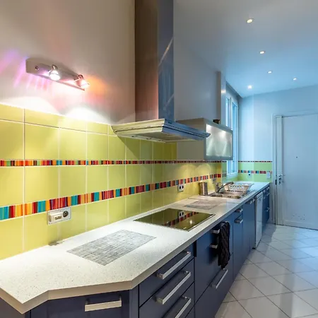 Avenue Niel - Spacieux Párizs