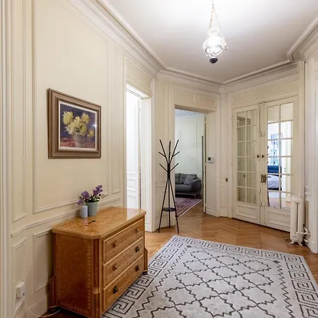 Avenue Niel - Spacieux Apartman *