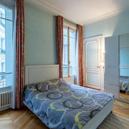 Avenue Niel - Spacieux Párizs