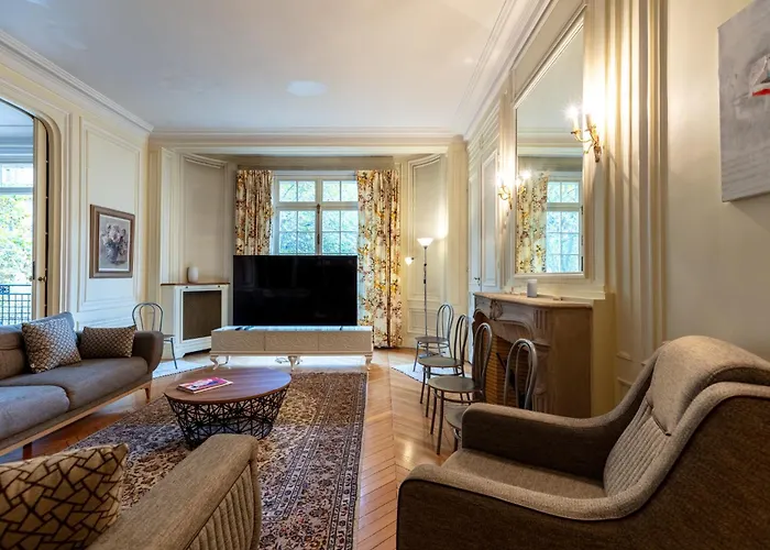 Avenue Niel - Spacieux *